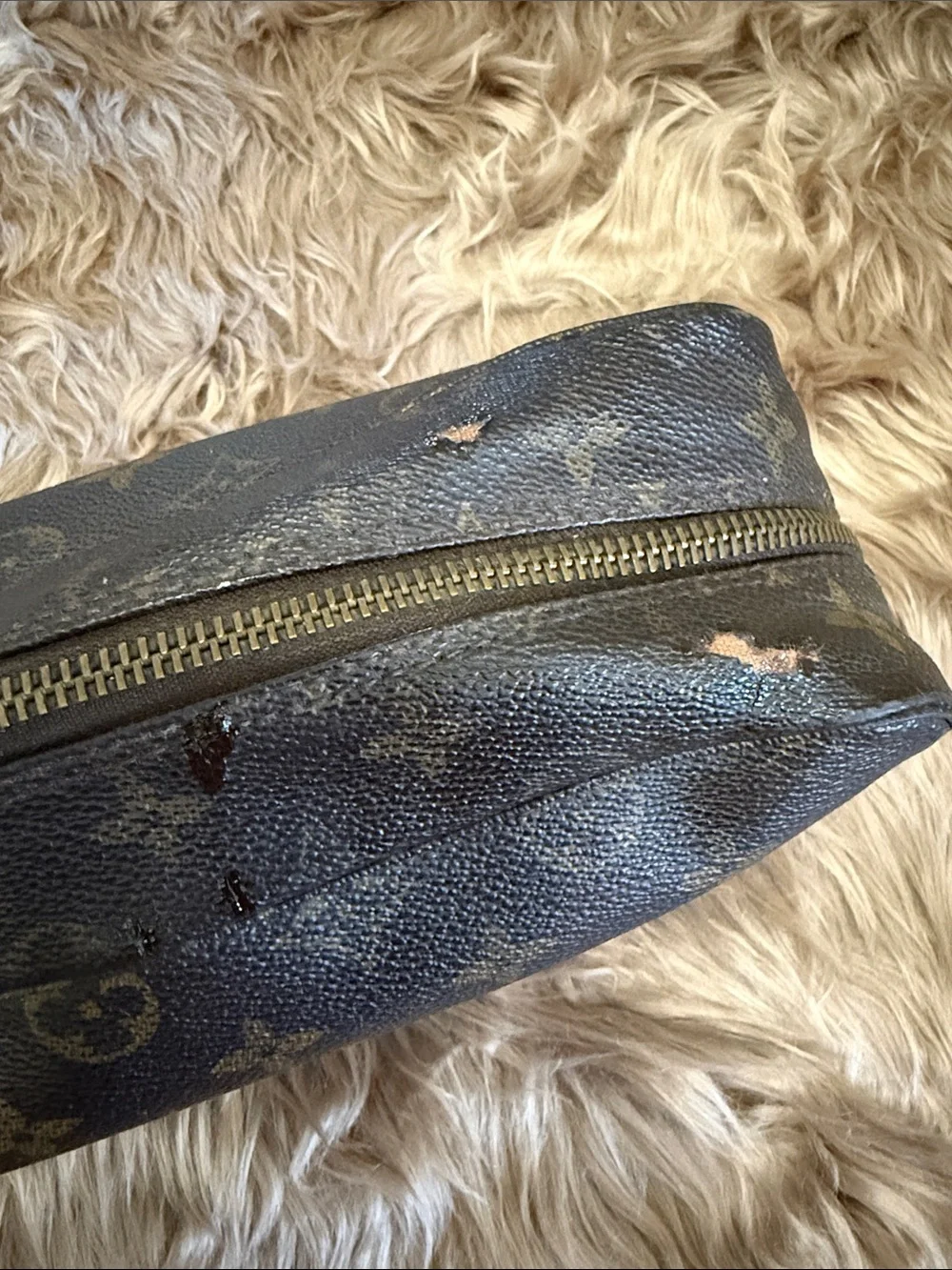 Louis Vuitton Trousse 28